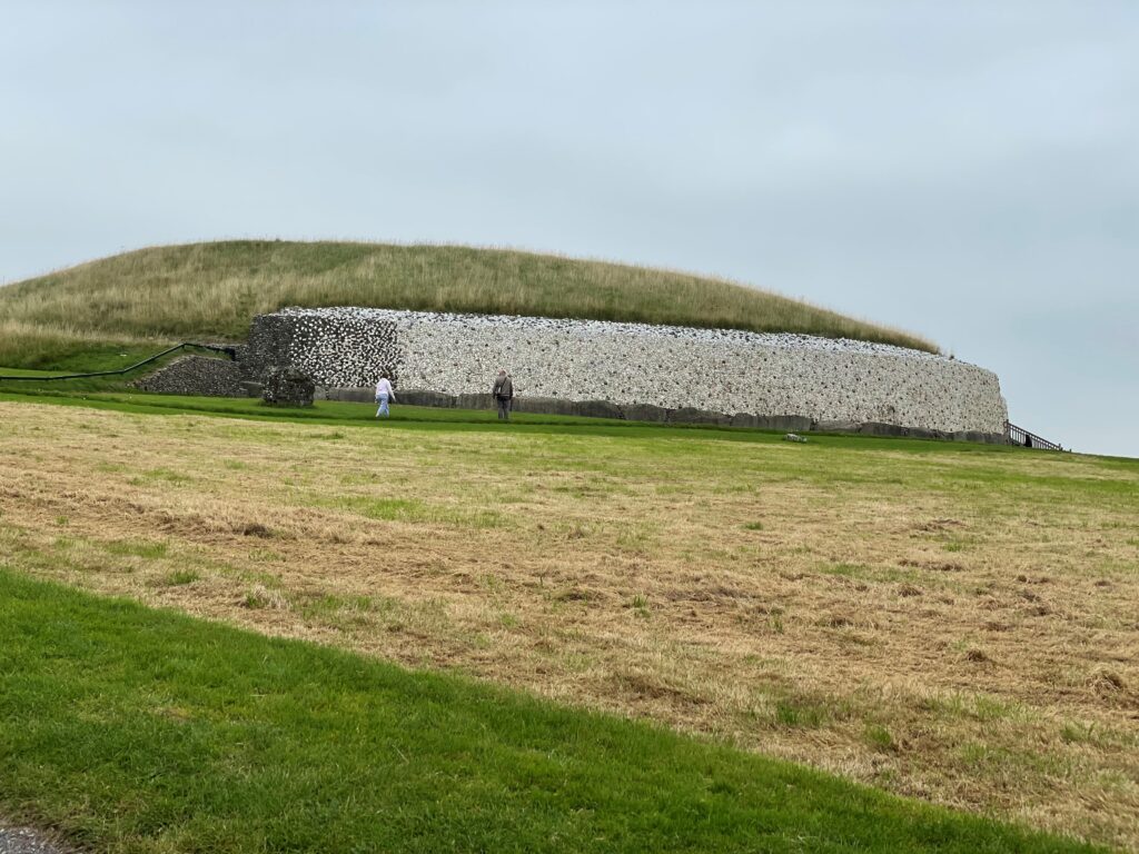 3500 year old tombs in Ireland