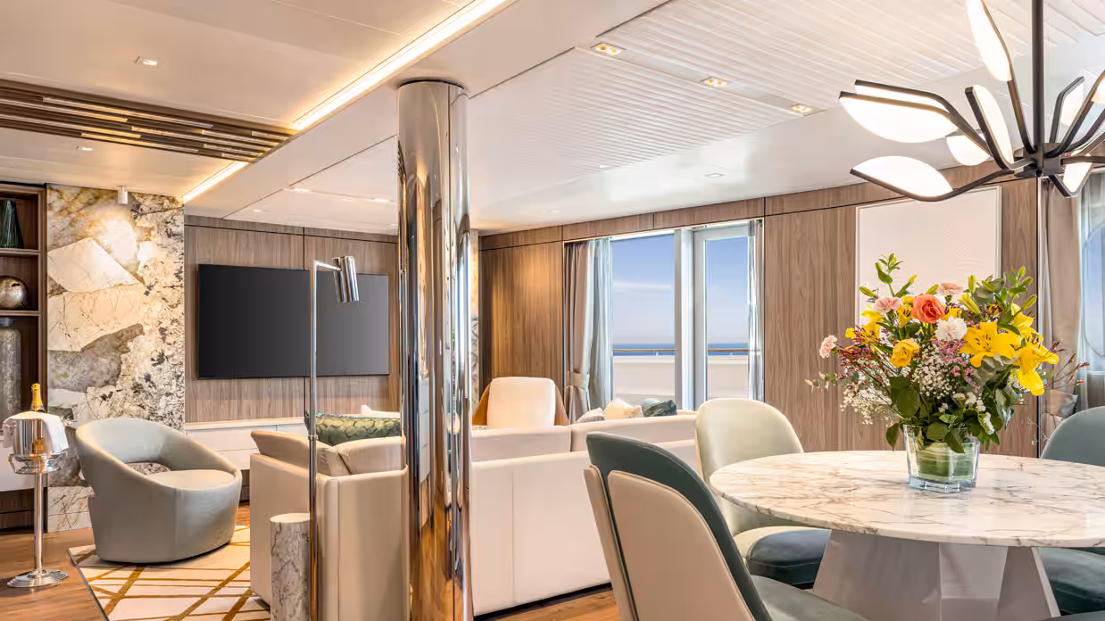 Oceania Vista Suite